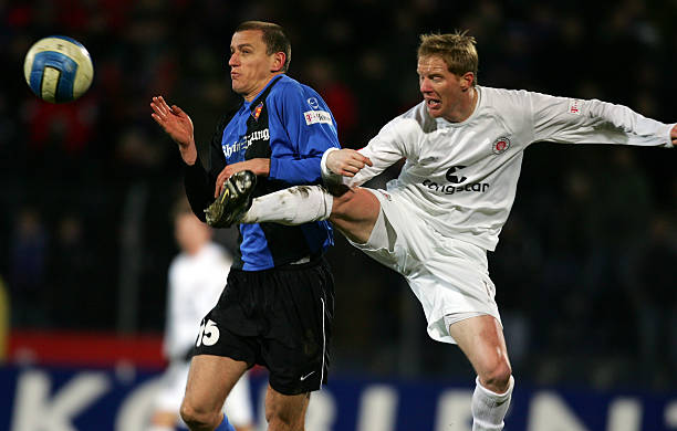 层对恩比德 层对恩比德