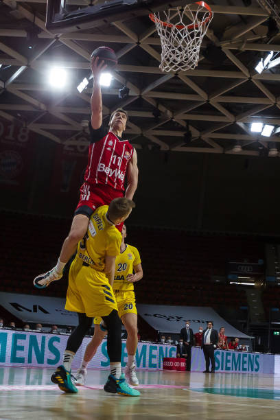 立下赫赫战 立下赫赫战